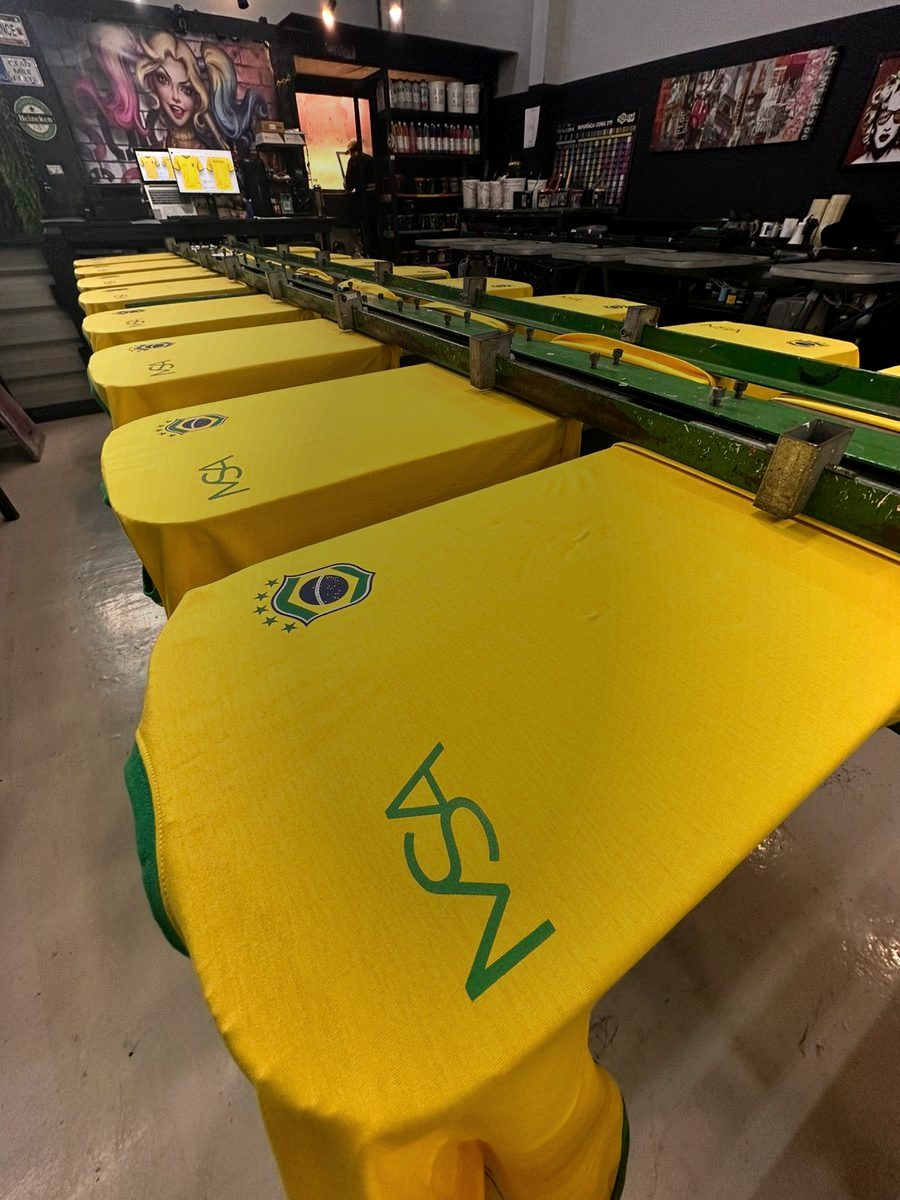 Silk screen em ação na fábrica